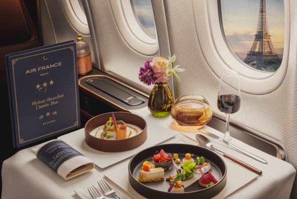 explorez les nouveaux menus étoilés d'air france, mettant en avant une cuisine raffinée et des saveurs exquises, spécialement conçus pour enrichir votre expérience de voyage au départ de paris.