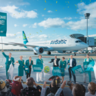 découvrez comment airbaltic célèbre l'arrivée de son 50ème airbus a220-300 à riga, marquant une étape importante dans l'expansion de sa flotte moderne et efficace, tout en renforçant son engagement envers l'aviation durable.